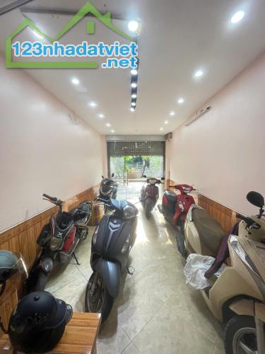 Cho thuê nhà Mặt Phố Bờ Sông Sét, 5 tầng x 30m2, 3 ngủ, 16 Triệu - 4
