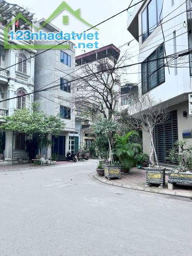 Bán đất lô góc tái định cư Hồ Voi/Cổ Bi/Gia Lâm,73m2 mtien 18m 2 mặt đường nhựa thông