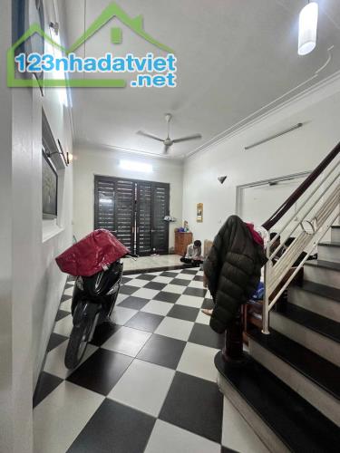 Bán Nhà Dân Xây Đẹp Bắc Từ Liêm - Ngõ Nông Gần Phố - Trước Nhà Thoáng Trước Sau - Sổ Đỏ - 3
