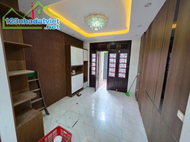 BÁN NHÀ PHỐ TRUNG KÍNH  CẦU GIẤY  50m2  5T  DÒNG TIỀN ỔN ĐỊNH GIÁ CHỈ 12,9 TỶ