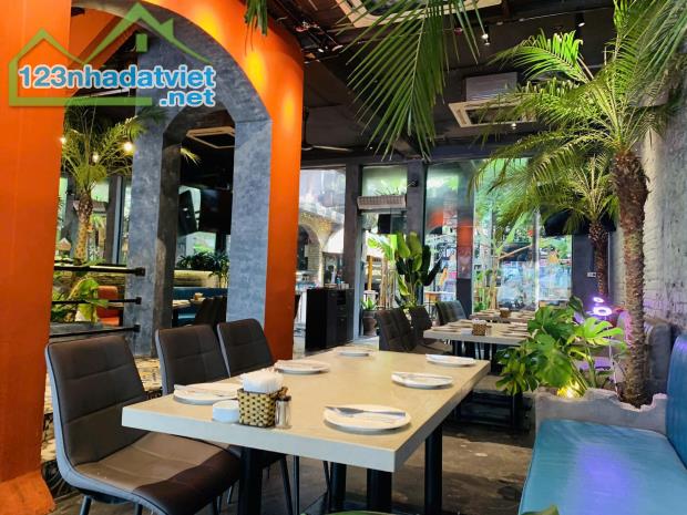 BÁN NHÀ MẶT PHỐ HOÀNG CẦU, ĐỐNG ĐA - 223M² x 4 TẦNG - VIEW HỒ - KD SẦM UẤT - GIÁ CHỈ 60 TỶ