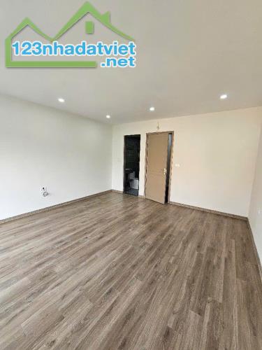 CHÍNH CHỦ BÁN NHÀ THẠCH BÀN - 40M2 - SAU CHỢ - Ô TÔ VÀO NHÀ - 6 TẦNG - FULL NT - HƠN 6 TỶ - 3
