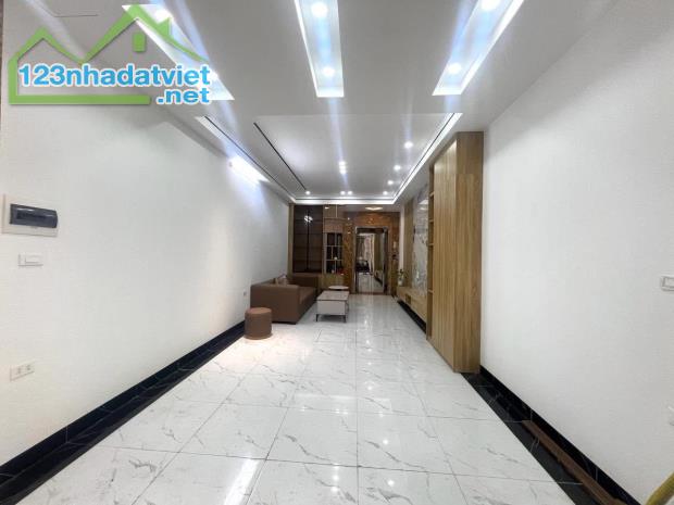 BÁN GẤP NHÀ CHÍNH CHỦ PHÙNG CHÍ KIÊN 50M 6 TẦNG THANG MÁY GARA OTO NHỈNH 15 TỶ TL MẠNH - 2