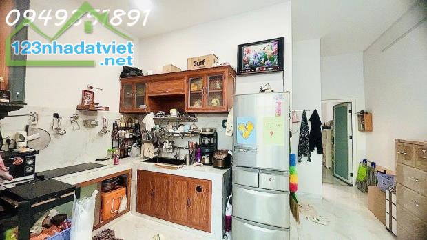 NHÀ 2TẦNG NGANG 5,2M 113M2 2PN SHR HOÀN CÔNG ĐỦ GIÁ 7,3Tỷ 
LH 0949351891 MR TOAN - 1