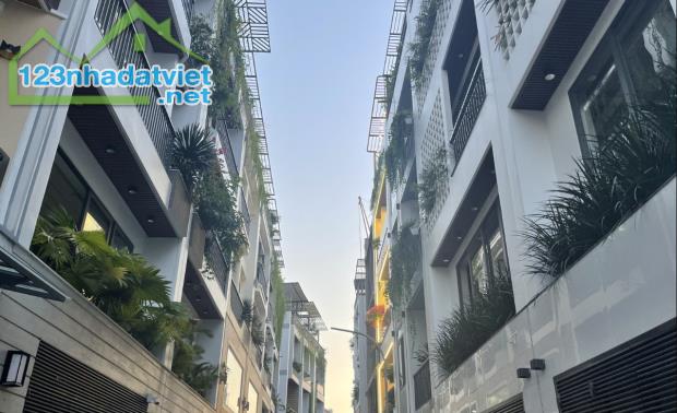 Hẻm xe hơi 4.7x9.5m – Nhà phân lô 4 tầng siêu đẹp – Phường 11 Gò Vấp