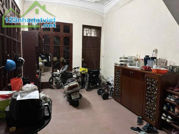 CHÙA BỘC - LÔ GÓC 3 MẶT TIỀN - 1 NHÀ RA PHỐ - PHÂN LÔ Ô TÔ VÒNG QUANH - 70M² NHỎ 25 TỈ