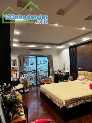 CHÙA BỘC - LÔ GÓC 3 MẶT TIỀN - 1 NHÀ RA PHỐ - PHÂN LÔ Ô TÔ VÒNG QUANH - 70M² NHỎ 25 TỈ - 4