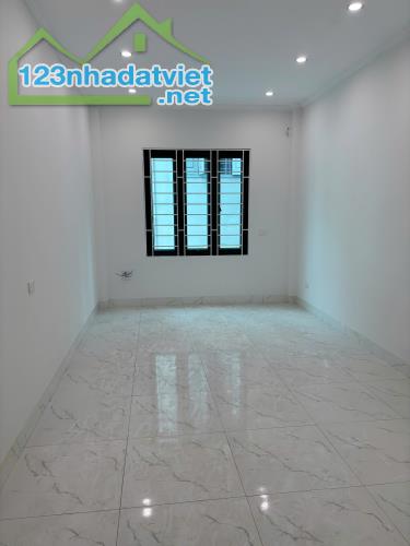 4 tỷ X nhà 5 tầng cách phố đúng 1 nhà chuẩn hình cầu Tó Tả Thanh Oai Thanh Trì Nhà mới