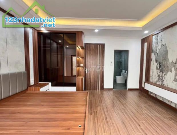 Ph.ố #Hồng_Mai - #Bạch_Mai - thang máy - mới - vài bước ra chợ - trường - 45m2 - nh.ỉnh 8 - 2