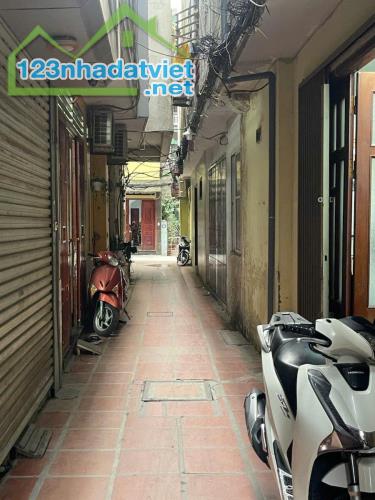 VỊ TRÍ ĐẸP. NHÀ TÂY SƠN VIEW HỒ DT 38m2 6 tầng mặt tiền 3.5m Giá 11 tỷ - 3
