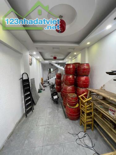 VỊ TRÍ ĐẸP. NHÀ TÂY SƠN VIEW HỒ DT 38m2 6 tầng mặt tiền 3.5m Giá 11 tỷ