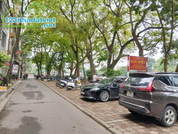 Bán nhà phố Kim Đông P/Lô gần Hồ thang máy, 52m2, 5t, mt 4m, ở ngay.