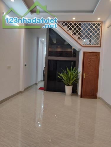 Bán nhà phố Kim Đông P/Lô gần Hồ thang máy, 52m2, 5t, mt 4m, ở ngay. - 1