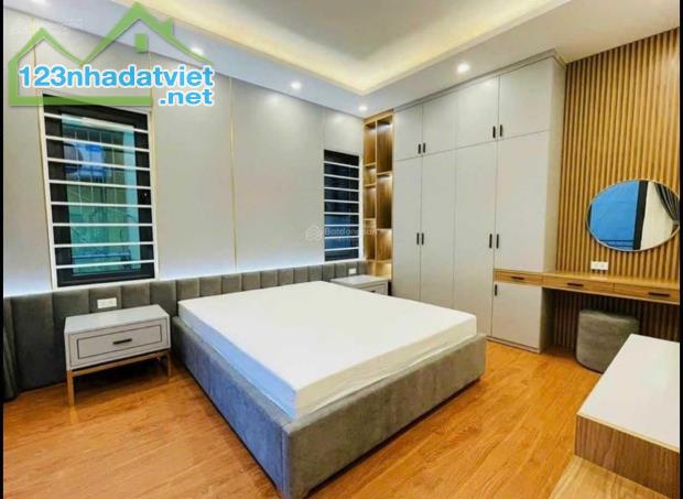 NHÀ ĐẸP PHỐ NHỔN ,LÔ GÓC Ô TÔ CHẠY VÒNG QUANH ,DT40M XÂY 5 TẦNG GIÁ 6TY CTL Ngày đăng: Hôm - 1