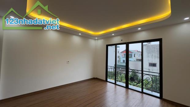 Hiếm Cự Khối - Long biên 6tầng - Gara oto 7 chỗ - nhà mới tinh - 3