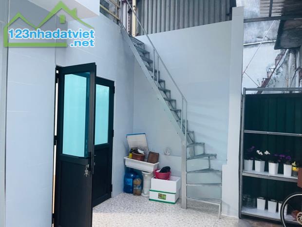 Bán nhà ngõ Thái Thịnh, một bước ra phố : DT 97m, giá 6 tỷ - 2