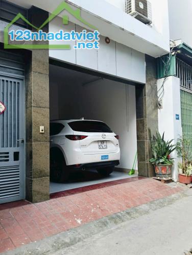 SIÊU RẺ,-NHỈNH 7TỶ  NHÀ DÂN XÂY PHỐ TRẠM 35M2- NGÕ THÔNG- Ô TÔ VÀO NHÀ -CHỐT NHANH
