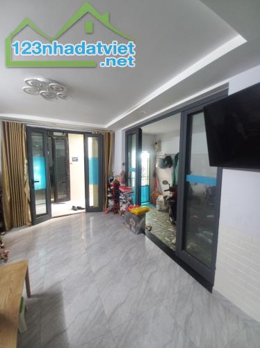 # Nhà Kiệt sát MT Phan Thanh, 53m2, ngang 5.3m, 2 tầng sạch sẽ, 3 tỷ