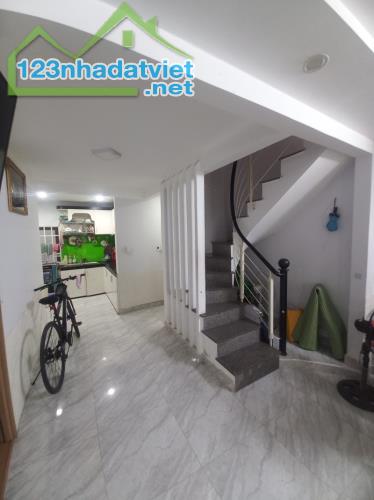 # Nhà Kiệt sát MT Phan Thanh, 53m2, ngang 5.3m, 2 tầng sạch sẽ, 3 tỷ - 2