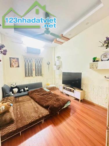 Nhà Đẹp Gần Đường Ô Tô Thái Thịnh, Đống Đa 39/46m, 4 tầng, mt 5.8m, giá 13.2 tỷ. - 3