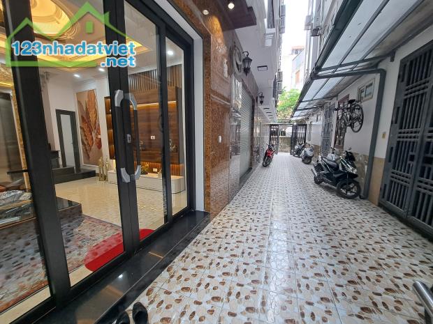BÁN NHÀ ĐẸP NHẤT NHÌ CẦU GIẤY – TRUNG TÂM CẦU GIẤY – NGÕ 5M Ô TÔ – SỔ ĐỎ CHÍNH CHỦ – GIÁ