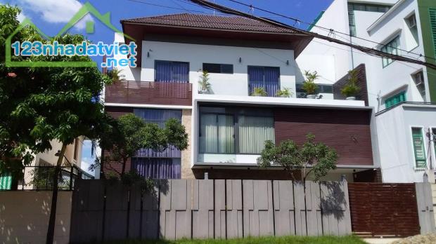 *Bán nhà 3 Tầng, đường Hải Hồ, gần chợ Đống Đa, dt 152m2 (10.4x14.6), giá 17 Tỷ