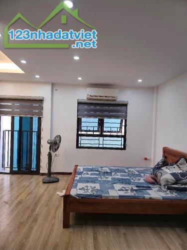 Ngô Gia Tự - Nhà đẹp 51m2 dân xây 4 tầng, ngõ thông ô tô. Ở sướng - 2