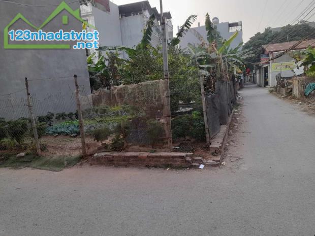ĐẤT ĐỒNG MAI LÔ GÓC ÔTÔ ĐỖ CỬA VÀO NHÀ NHỈNH 4TỶ