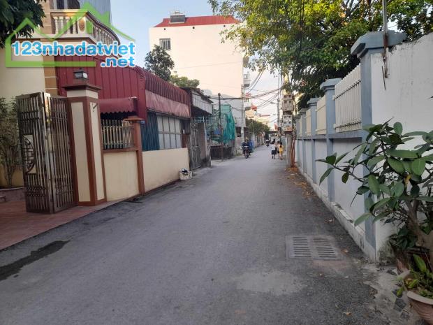 ĐẤT ĐỒNG MAI LÔ GÓC ÔTÔ ĐỖ CỬA VÀO NHÀ NHỈNH 4TỶ - 1