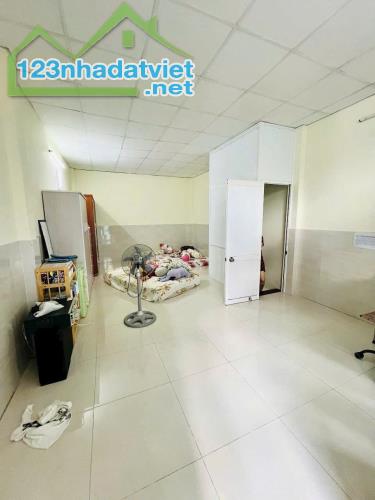 Bán Gấp nhà Lê Thiệt Phú Thọ Hòa Tân Phú  38m2 ,2 Tầng 4 tỷ 1 - 1