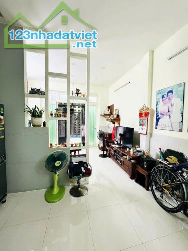 Bán Gấp nhà Lê Thiệt Phú Thọ Hòa Tân Phú  38m2 ,2 Tầng 4 tỷ 1 - 2