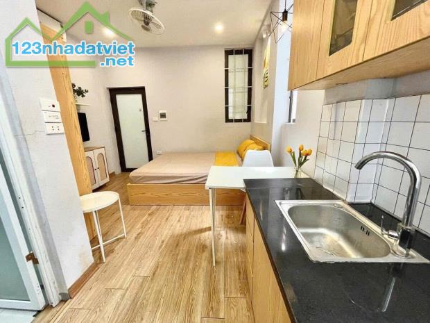 Bán tòa CCMN dòng tiền 100tr/ tháng Giáp Nhất sát Royal City 8T 86m 22 phòng đủ nội thất - 1
