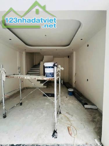 NHÀ MỚI TÔN ĐỨC THẮNG - ĐỐNG ĐA FULL NỘI THẤT 35M2, 5 tầng, mặt tiền 5.2m,7.6 tỷ. - 1