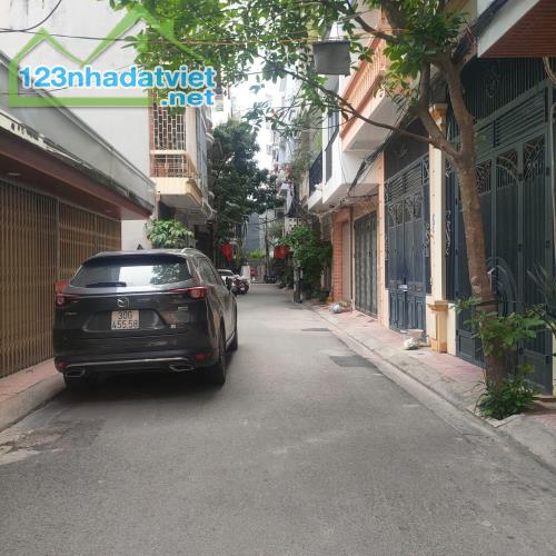 BÁN NHÀ PHÂN LÔ HOÀNG QUỐC VIỆT, ÔTÔ NGỦ NHÀ, 6T THANG MÁY, 52M2 GIÁ 15 TỶ 750 - 4