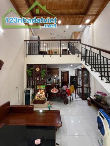Bán nhà Hòa Minh Liên Chiểu, Nhà 3 Tầng Kiến Cố 3PN 3WC 86m2 kiệt oto Nam Cao nối dài