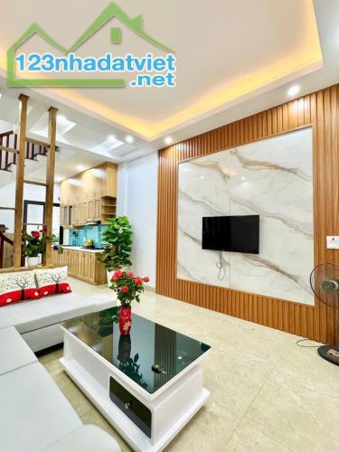 Bán nhà phố Phan Đình Giót -Phương liệt ,DT:45m2 ,Giá Nhỉnh 6tỷ ,  oto gần - 1
