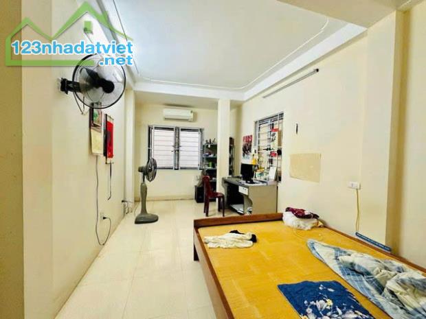 NHÀ ĐẸP DÂN XÂY LÔ GÓC 3 THOÁNG Thịnh Quang- Đống Đa 48m2,X 4 tầng 8.1 tỷ. - 1