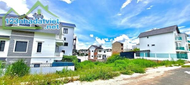 Bán 3000m tại Hoàng Hoa Thám - P10 Dalat chỉ 17,5 tỷ