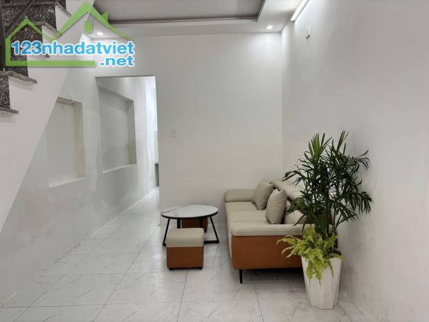 ♣ 2.08 tỷ Nhà Kiệt 149 Lê Đình Lý, DT33m2, 2 tầng sạch đẹp, ở ngay