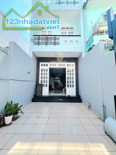 CHÍNH CHỦ CHO THUÊ NHÀ FULL NỘI THẤT, HẺM OTO, ĐƯỜNG QUANG TRUNG 15TR