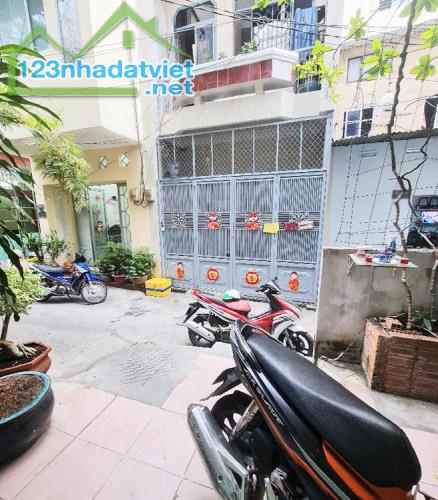 Nhà 4 tầng, Lạc Long Quân, Tân Bình, 60m2, 4.2x15m, nhỉnh 7 tỷ TL