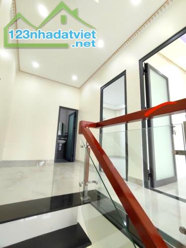 Bán nhà ĐẸP 1T2L Dĩ An,đường nhựa 2 xe hơi vi vu,gần TTYT Dĩ An,giá tốt - 2