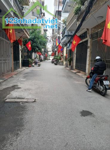 Cần bán nhà mới tại Lê Trọng Tấn. Vỉa Hè, Phân Lô ô Tô Tránh, DT 70m2, Giá 20 Tỷ
