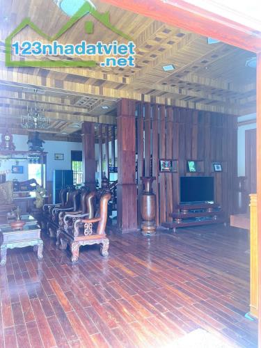 Bán BIỆT THỰ 555m2 Đông Hòa, FULL nội thất Gỗ quý hiếm,cực kì mát - 1