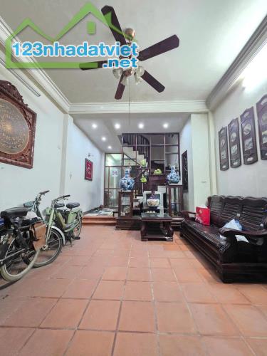 Bán nhà riêng Phố Bạch MAi - 58m2 x 4 Tầng - mặt tiền 5m - Nhà gần phố, khu vực trung tâm
