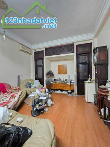 Bán nhà riêng Phố Bạch MAi - 58m2 x 4 Tầng - mặt tiền 5m - Nhà gần phố, khu vực trung tâm - 1