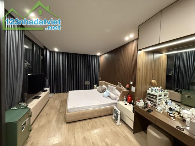 BÁN NHÀ TƯ ĐÌNH – 6 TẦNG – GARA – THANG MÁY – HỒ CÁ KOI – 97M² – MT 5,5M - GIÁ  22,8 TỶ - 2