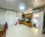 Cho thuê nhà nguyên căn ngõ 230 Tân Mai, 55m2, 4 tầng, 4 ngủ, 3 vệ sinh, 12 Triệu