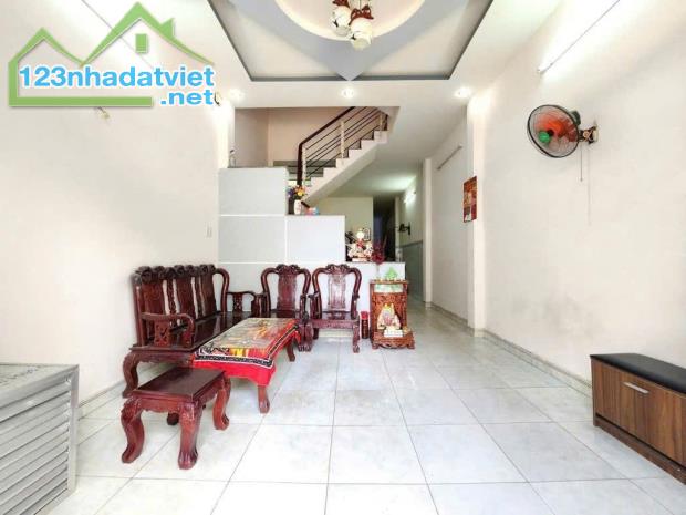HẺM XE TẢI 8M - NGAY GÒ XOÀI LÊ VĂN QUỚI - 3 TẦNG 6PN KIÊN CỐ - 72M2 CHỈ HƠN 6 TỶ - 2