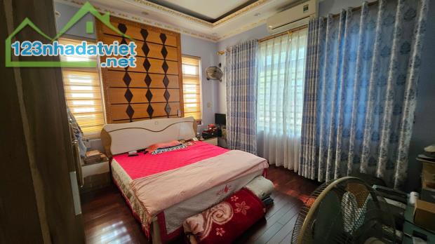 Bán biệt thự Hùng Thắng, lô góc, trung tâm y tế, full nội thất, xung quanh ngập tràn tiện - 1